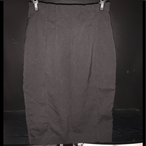 H&M Dresses & Skirts - H&M skirt